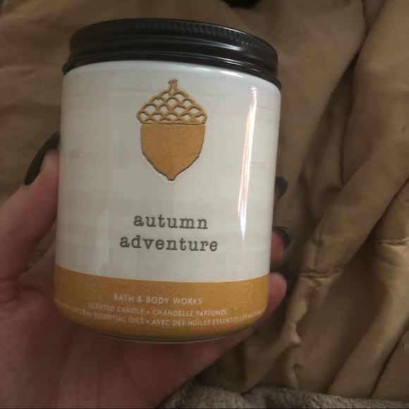 NEW Bath and Body Works Autumn Adventures Candle - Picture 1 of 1